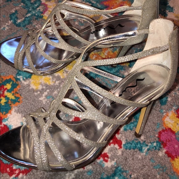 Silver Glitter 4” Prom heels - Picture 3 of 4